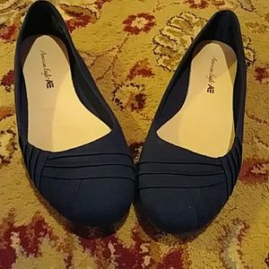 Super cute and comfy navy flats